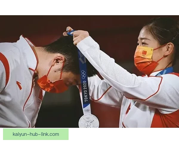 康大对阵密歇根大学争夺队史第二冠四年三冠梦上演巅峰对决